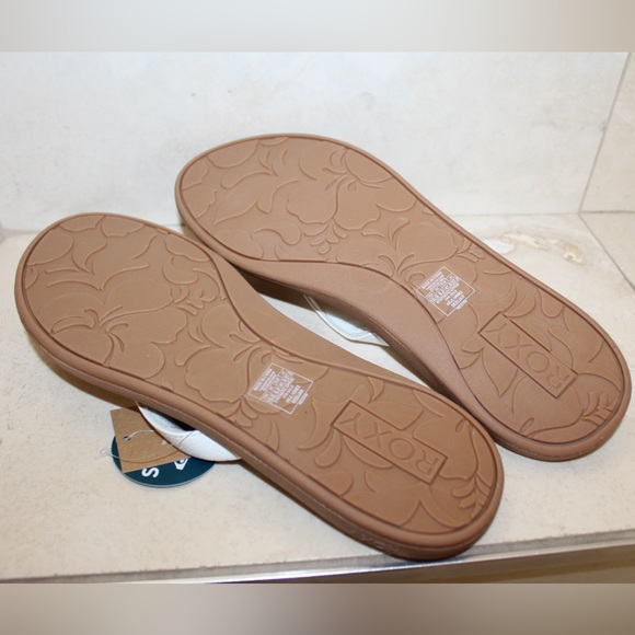 Roxy flip flops (women’s 10) (NWT) - Picture 7 of 8